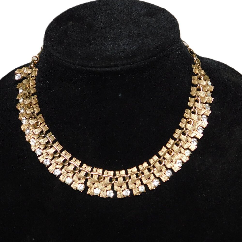 Lisner Vintage Signed Textured Gold Tone Necklace Choker With Clear Rhinestones